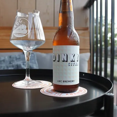 Roots Tiny House تيلبورغ