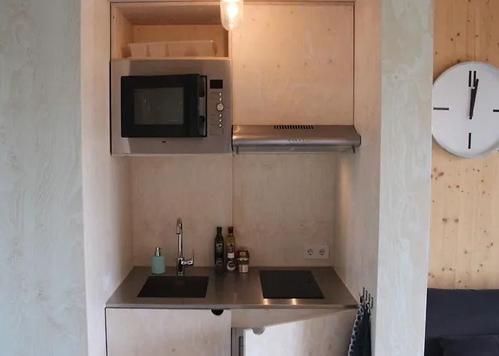 Roots Tiny House * Τίλμπουργκ